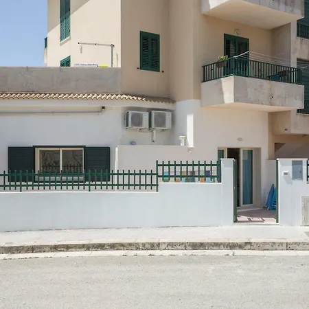 Casa Controvento مارينا دي راغوزا
